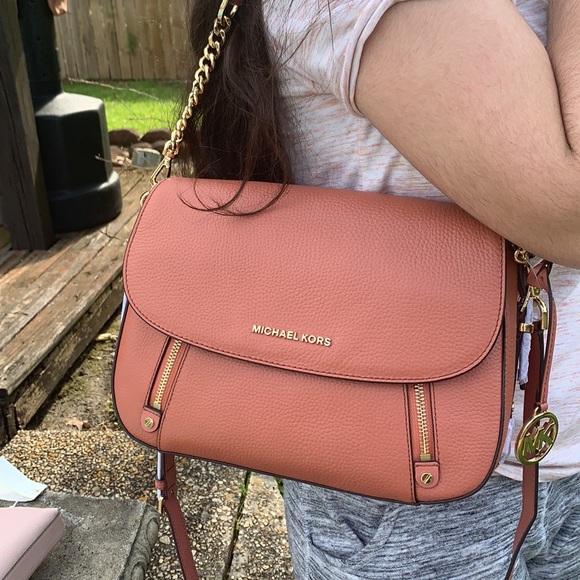 Michael Kors Bedford Legacy Medium Flap Shoulder - Picture 4 of 15